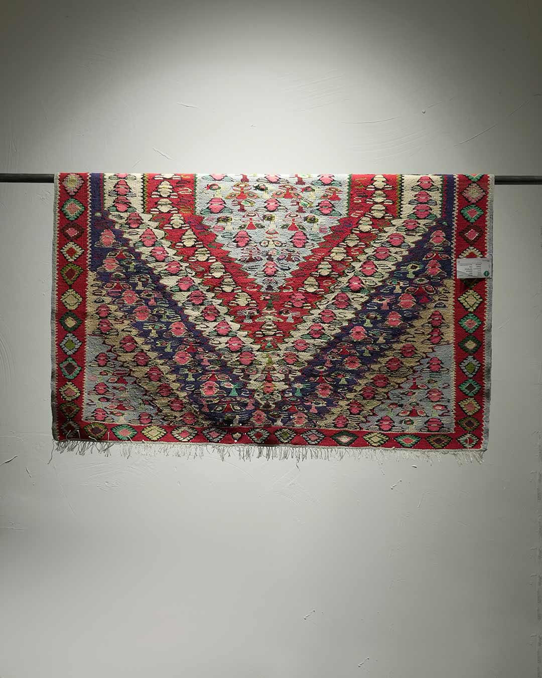 گلیم سنتی سنه قرمز آجری