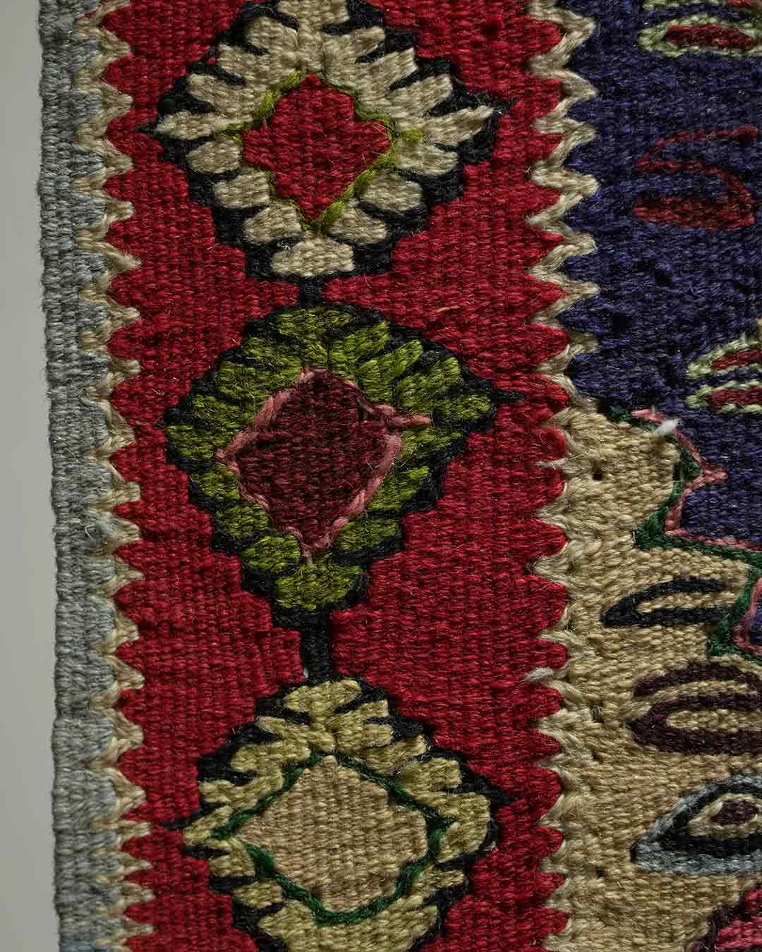 گلیم سنتی سنه قرمز آجری — تصویر 3